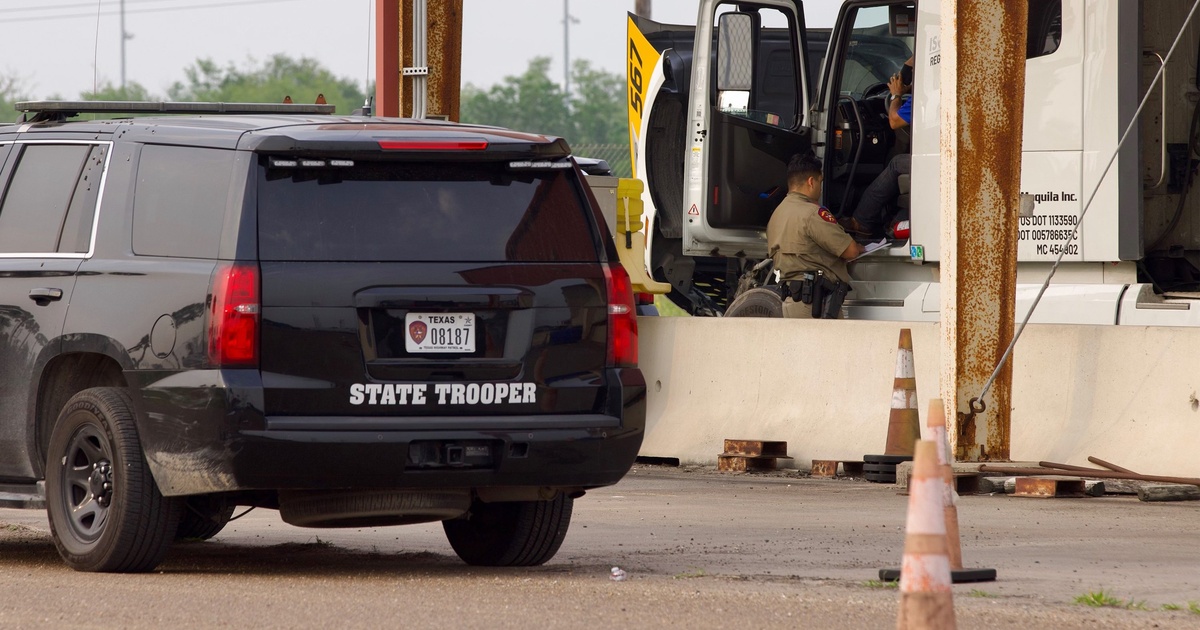 Texas troopers renew inspections of commercial vehicles at Mexican